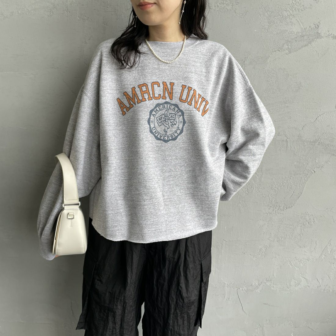 Americana × JEANS FACTORY [アメリカーナ × ジーンズファクトリー] 別注 カレッジプリント カットオフスウェット [BRF-736A-1-JF] ﾓｸｸﾞﾚｰ &&モデル身長：160cm 着用サイズ：ONE SIZE&&
