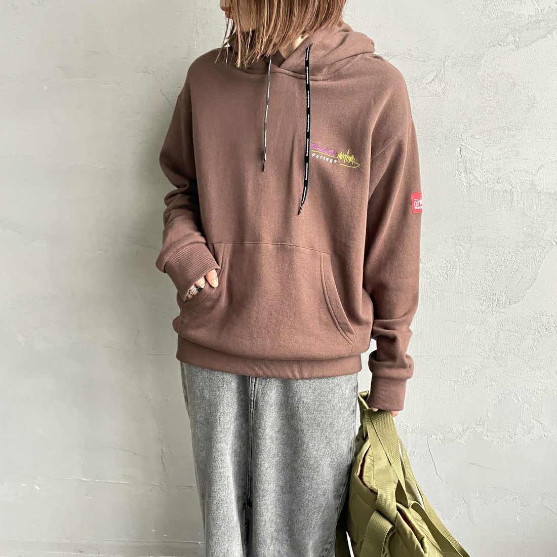 MANHATTAN PORTAGE [マンハッタンポーテージ] 別注 バックフォトプリントパーカー [25FWMP-IN73-JF] PINK