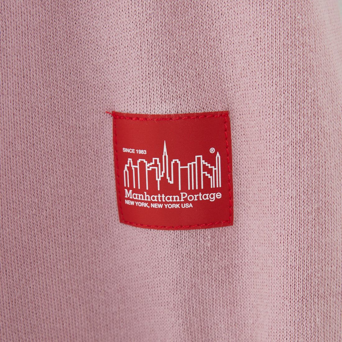 MANHATTAN PORTAGE [マンハッタンポーテージ] 別注 バックフォトプリントパーカー [25FWMP-IN73-JF] PINK