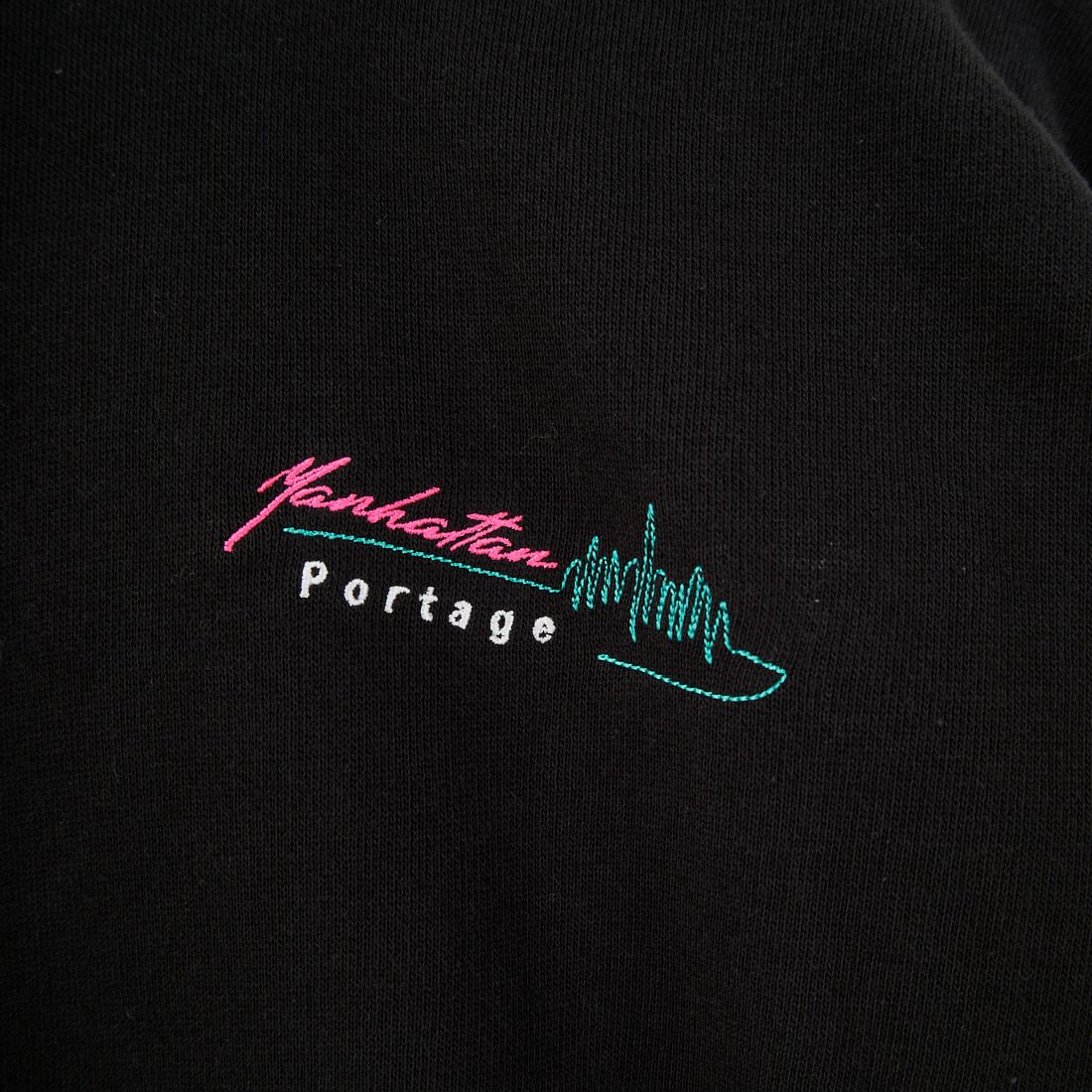 MANHATTAN PORTAGE [マンハッタンポーテージ] 別注 バックフォトプリントパーカー [25FWMP-IN73-JF] BLACK