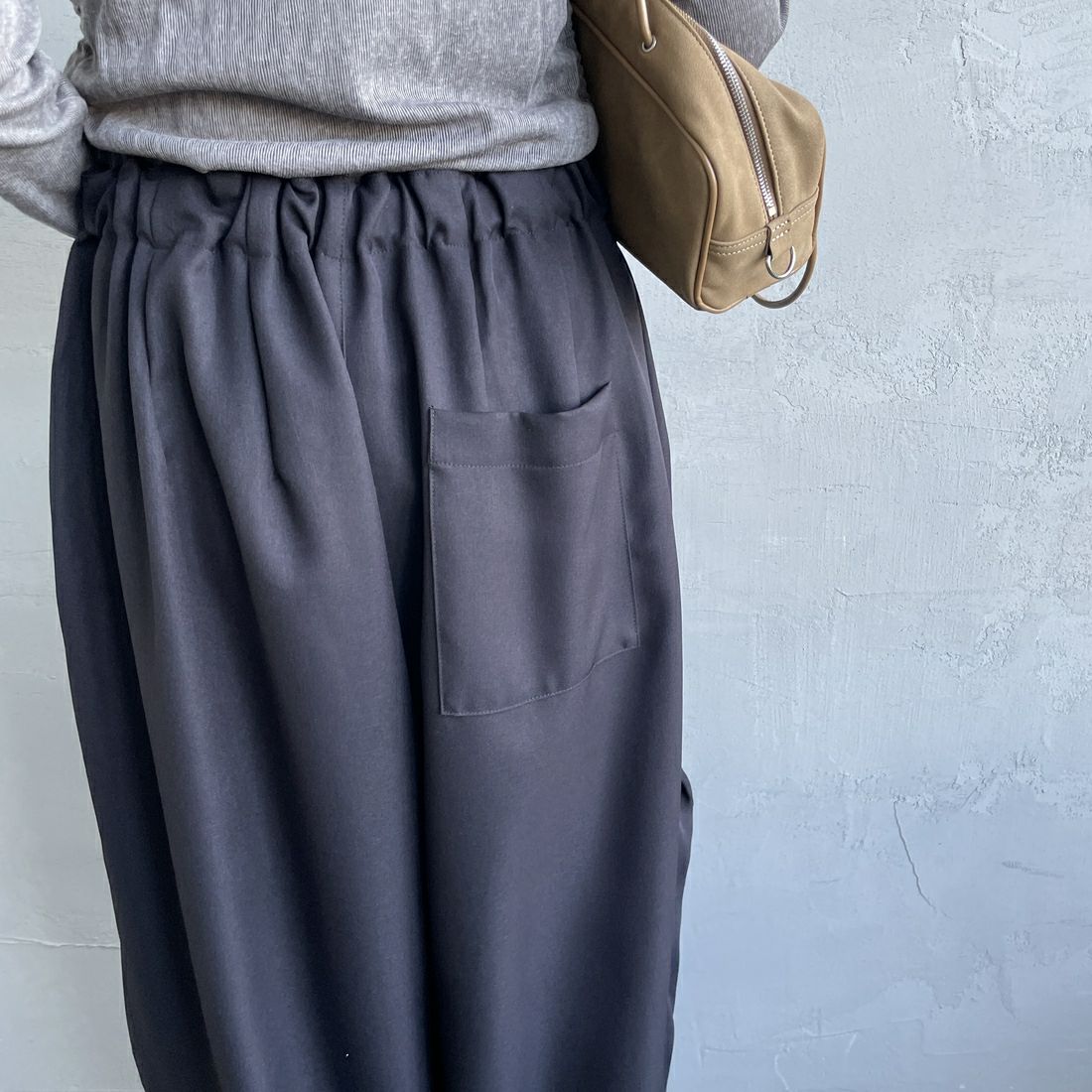 mizuiro ind [ミズイロインド] ワイドカーゴパンツ [1-260016A] 99 BLACK &&モデル身長：160cm 着用サイズ：2&&