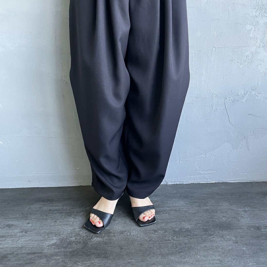 mizuiro ind [ミズイロインド] ワイドカーゴパンツ [1-260016A] 99 BLACK &&モデル身長：160cm 着用サイズ：2&&