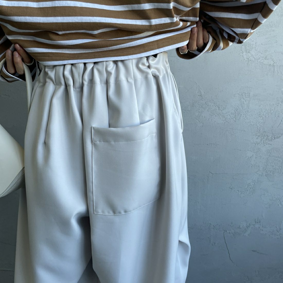 mizuiro ind [ミズイロインド] ワイドカーゴパンツ [1-260016A] 90 L.GRAY &&モデル身長：158cm 着用サイズ：2&&