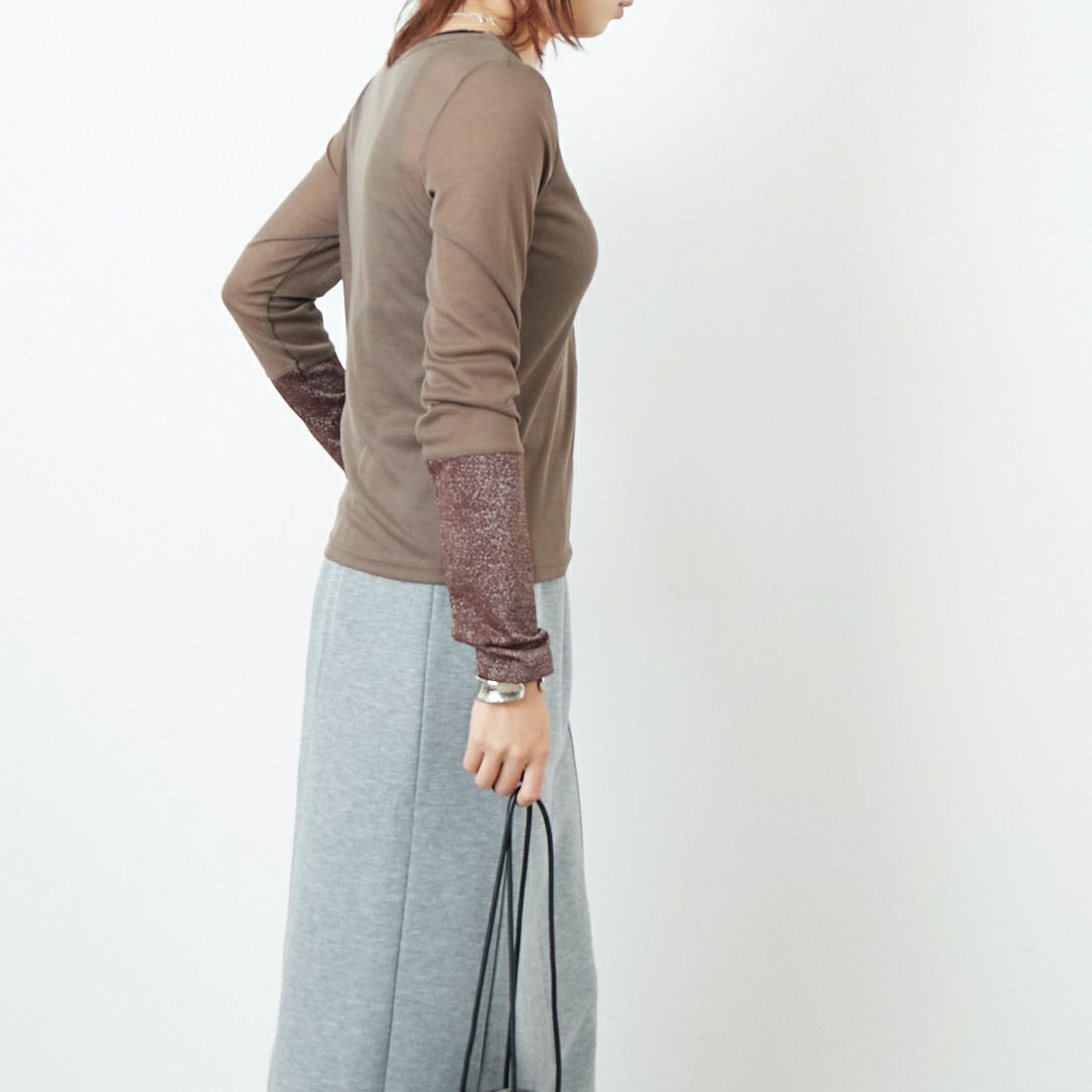 Jf Ready Made [ジェイエフレディメイド] 2WAYラメカフスインナー [922-24103] ﾌﾞﾗｳﾝ &&モデル身長：167cm 着用サイズ：F&&