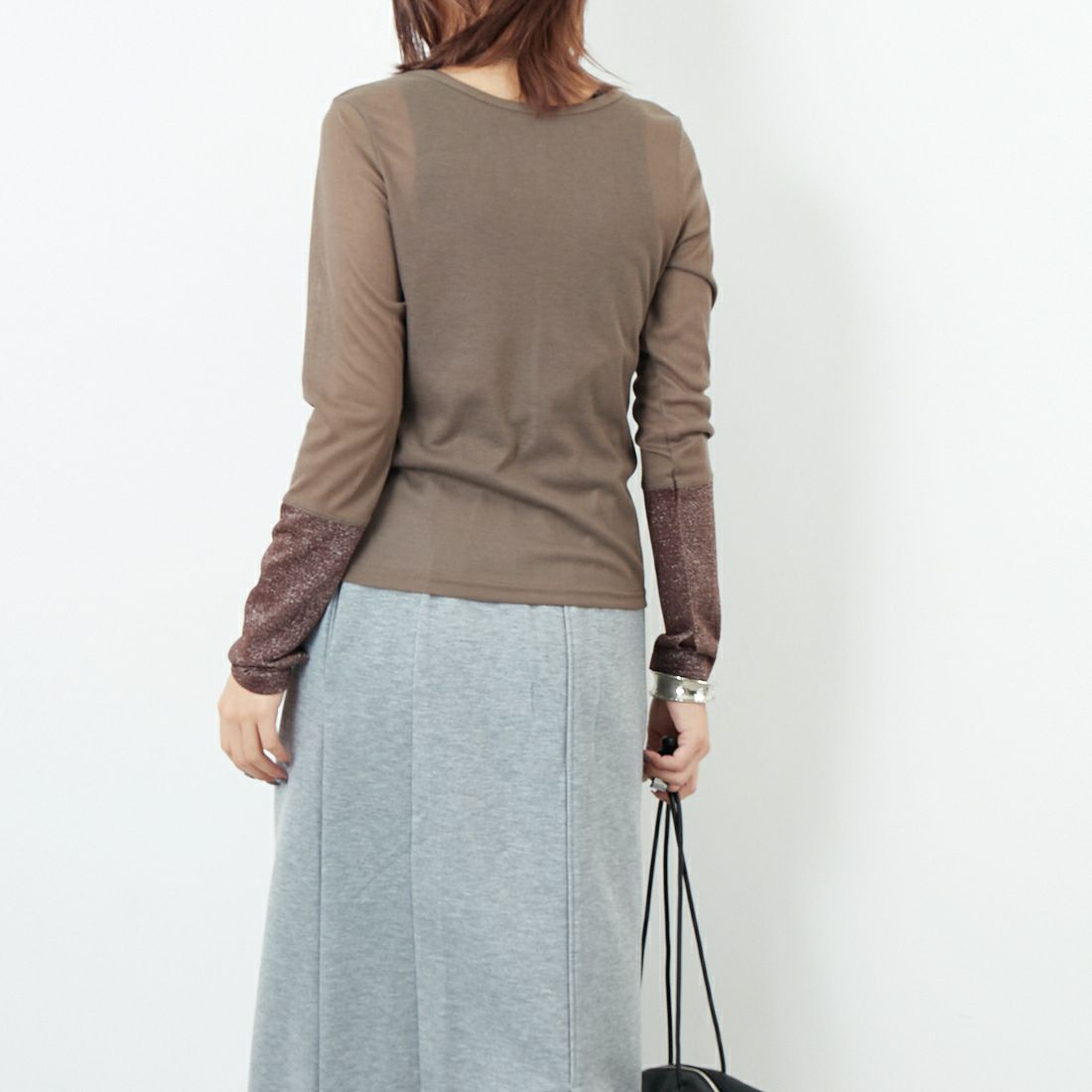 Jf Ready Made [ジェイエフレディメイド] 2WAYラメカフスインナー [922-24103] ﾌﾞﾗｳﾝ &&モデル身長：167cm 着用サイズ：F&&