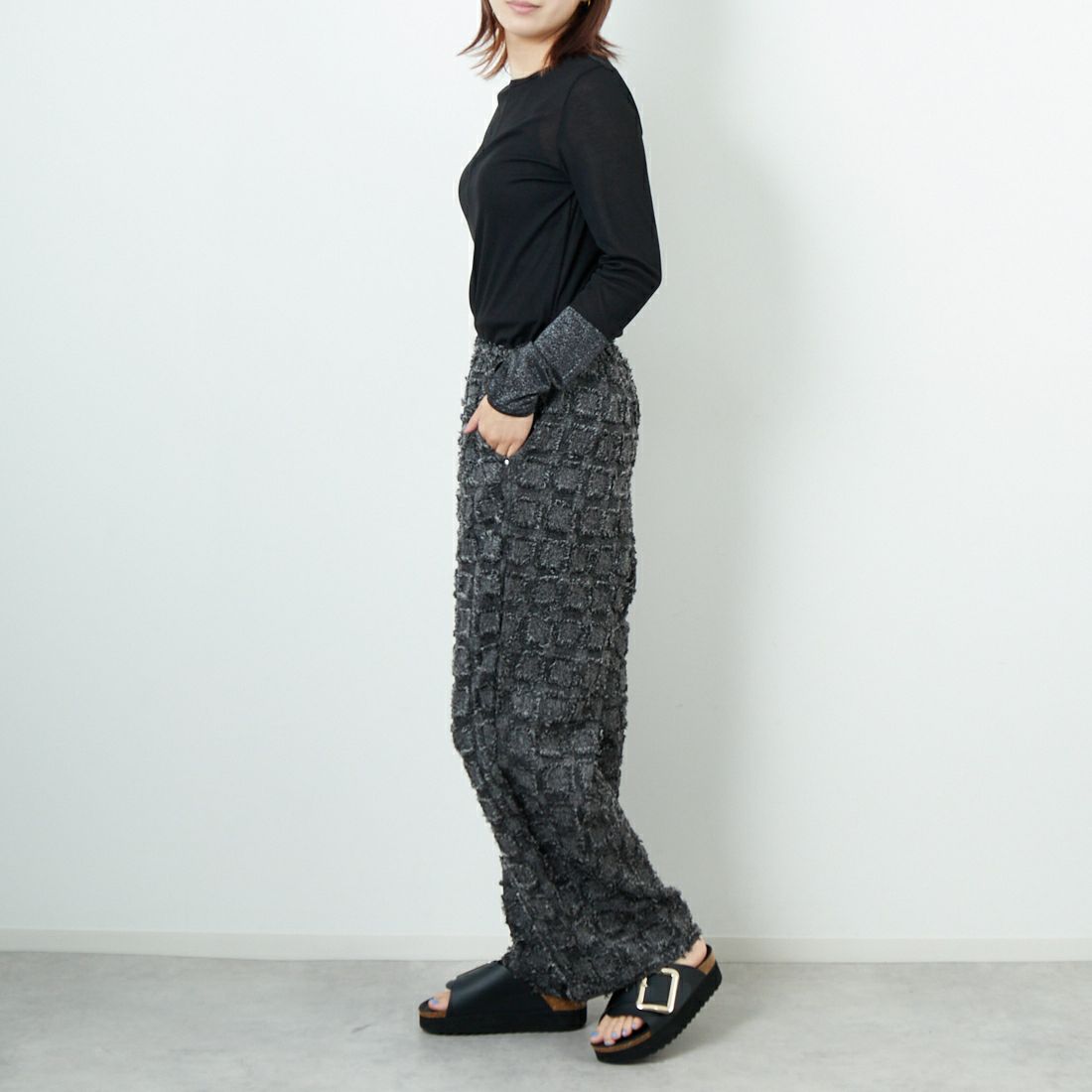 Jf Ready Made [ジェイエフレディメイド] 2WAYラメカフスインナー [922-24103] ﾌﾞﾗｯｸ &&モデル身長：167cm 着用サイズ：F&&