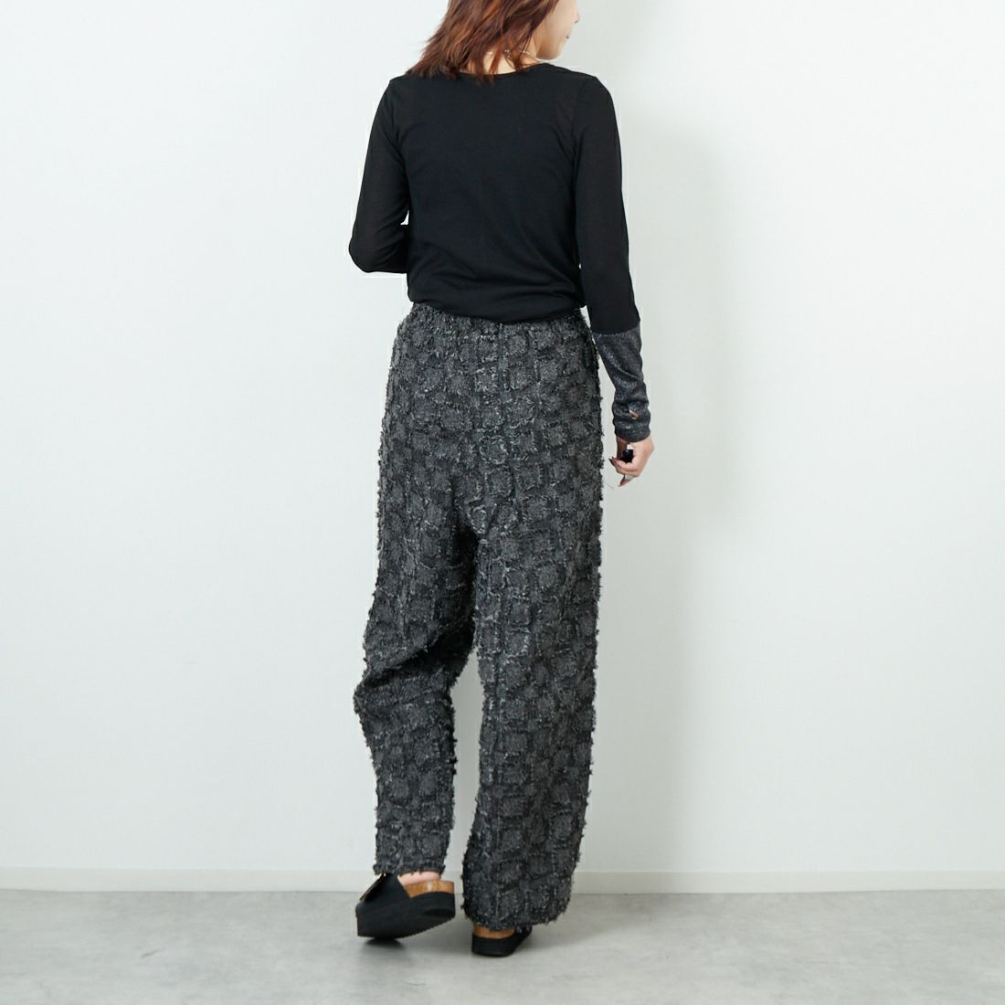 Jf Ready Made [ジェイエフレディメイド] 2WAYラメカフスインナー [922-24103] ﾌﾞﾗｯｸ &&モデル身長：167cm 着用サイズ：F&&