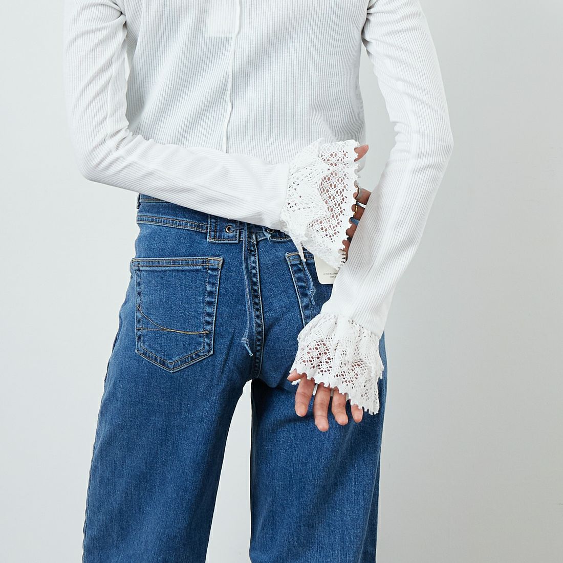 RhodolirioN [ロドリリオン] リブレースカフブルオーバーTシャツ [RV1096] A WHITE &&モデル身長：160cm 着用サイズ：0&&