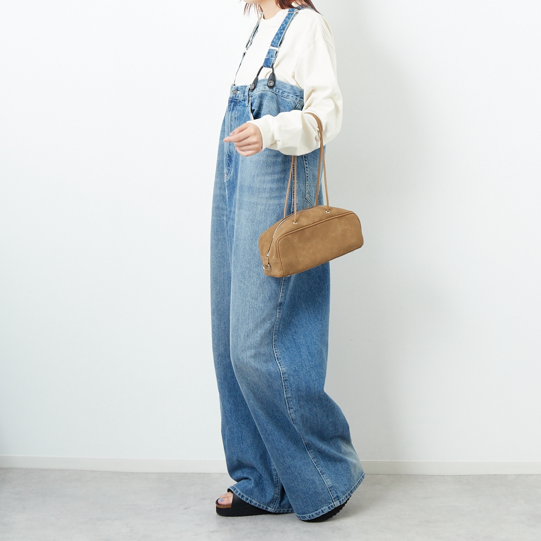 RhodolirioN [ロドリリオン] 5ポケットサスペンダーパンツ [RV1056] INDIGO &&モデル身長：167cm 着用サイズ：ONE SIZE&&