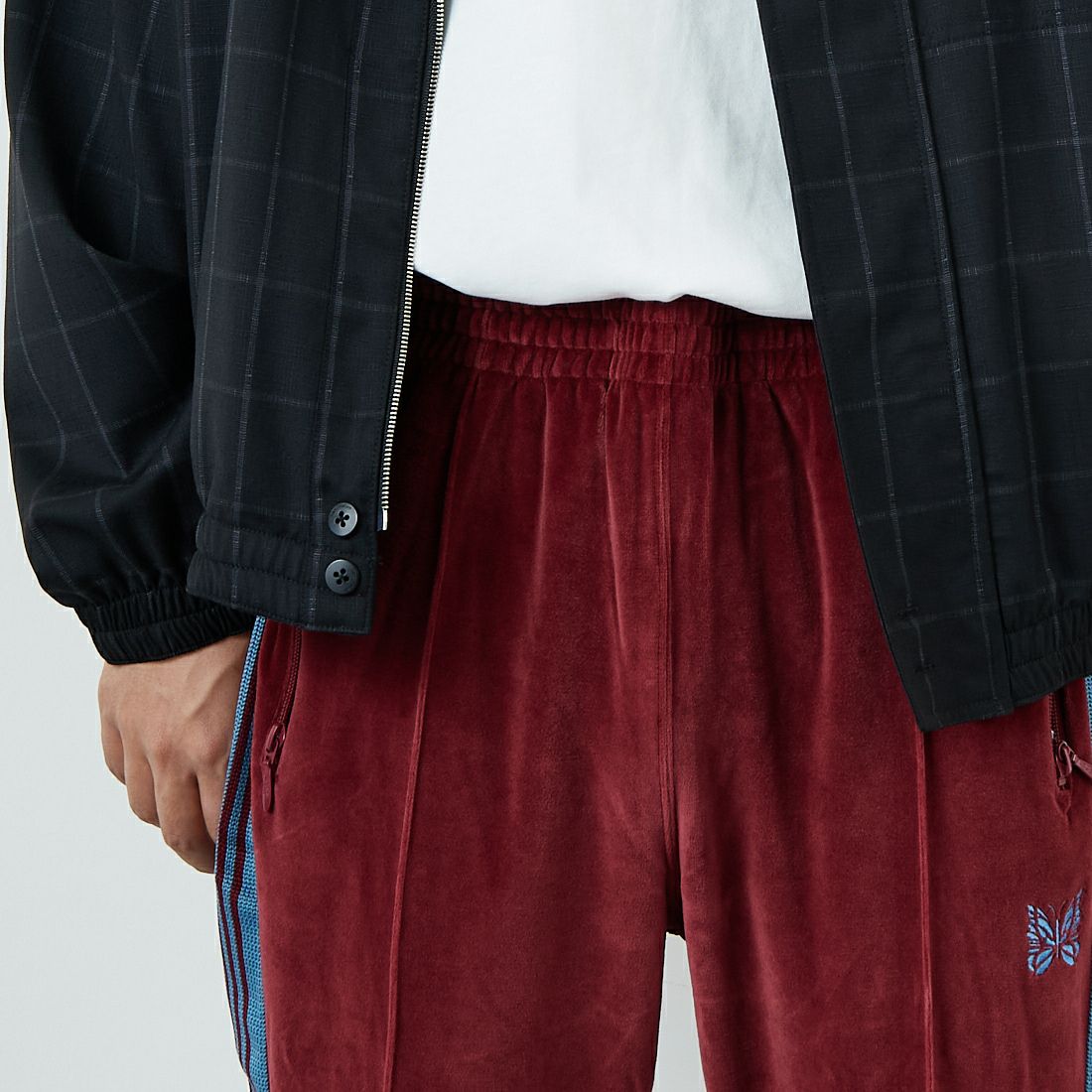 Needles [ニードルズ] ベロア ナロートラックパンツ [RW325] B BURGUNDY &&モデル身長：179cm 着用サイズ：M&&