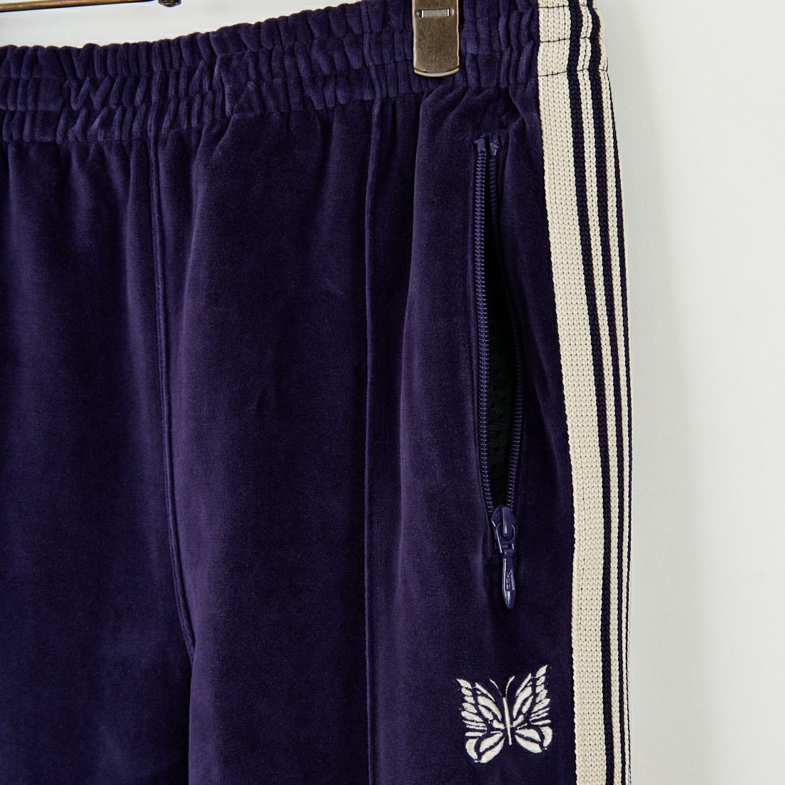 Needles [ニードルズ] ベロア ナロートラックパンツ [RW325] A NAVY