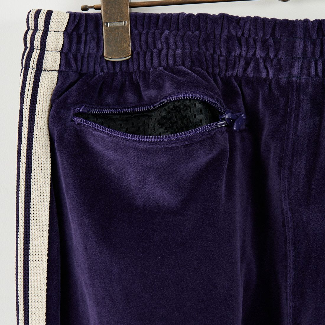Needles [ニードルズ] ベロア ナロートラックパンツ [RW325] A NAVY