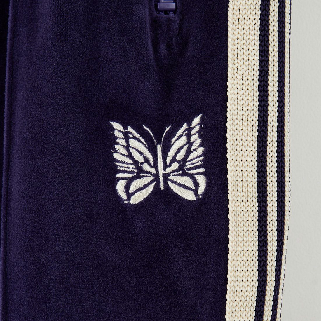 Needles [ニードルズ] ベロア ナロートラックパンツ [RW325] A NAVY