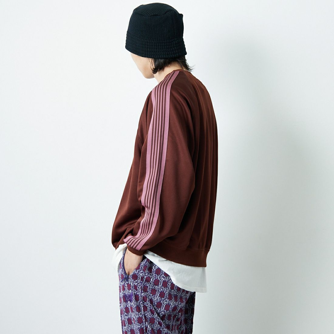 Needles [ニードルズ] トラッククルーネックシャツ [RW315] A BROWN &&モデル身長：179cm 着用サイズ：L&&
