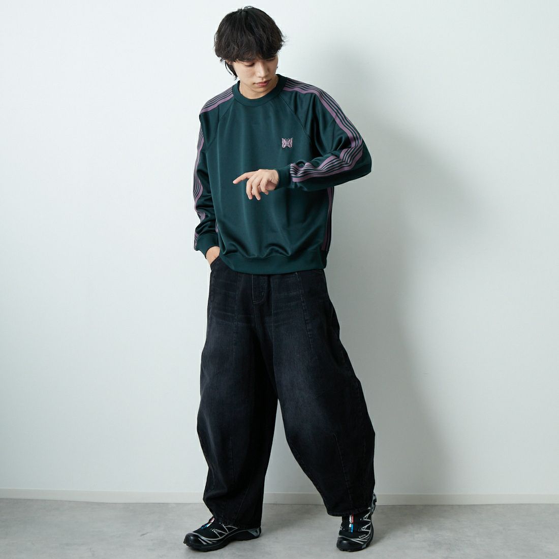 Needles [ニードルズ] トラッククルーネックシャツ [RW315] B GREEN &&モデル身長：179cm 着用サイズ：M&&