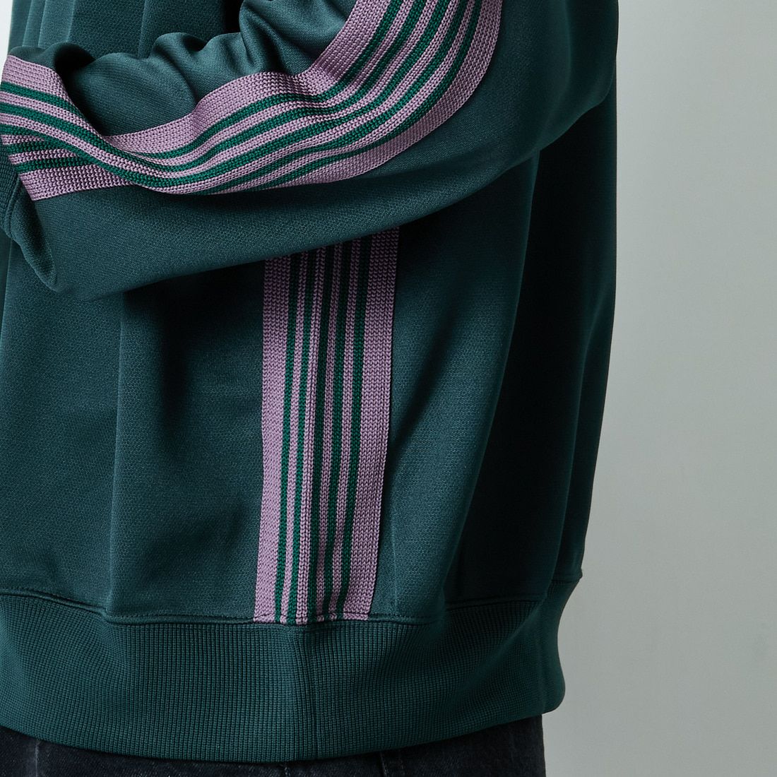 Needles [ニードルズ] トラッククルーネックシャツ [RW315] B GREEN &&モデル身長：179cm 着用サイズ：M&&