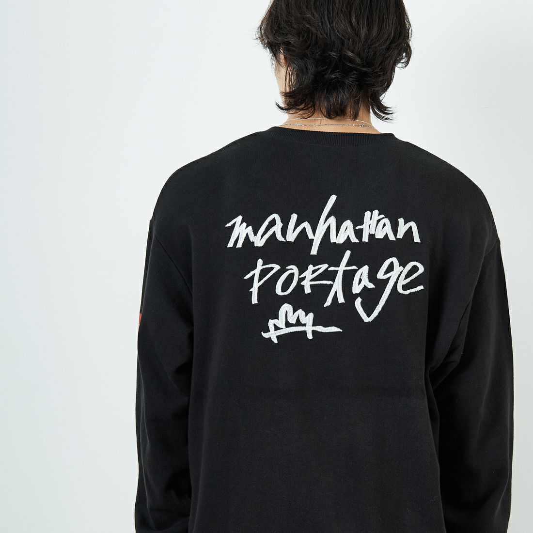 MANHATTAN PORTAGE [マンハッタンポーテージ] 別注 手書き風バック刺繍クルーネックスウェット [25FWMP-IN69-JF] OATMEAL