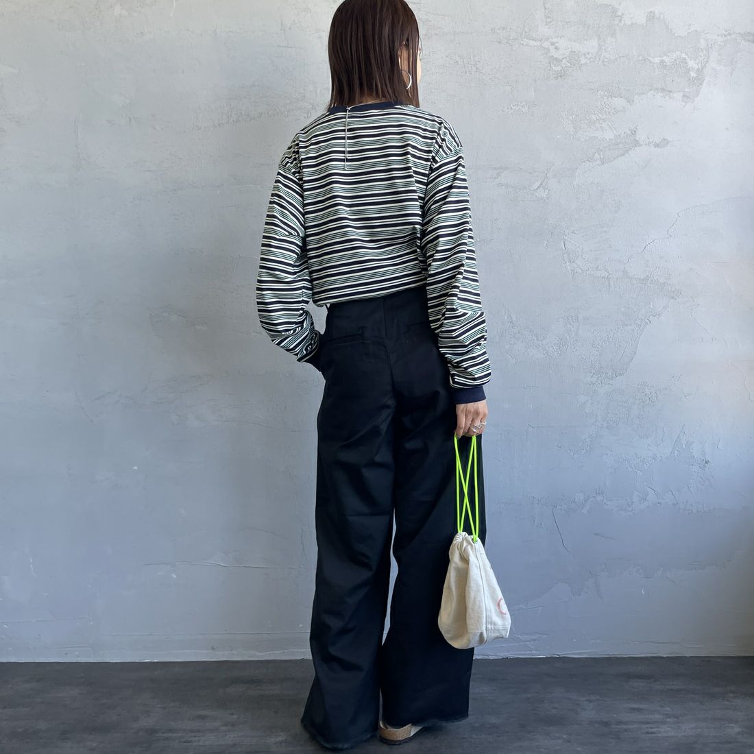 THOUSAND MILE [サウザンド マイル] ボーダーロングスリーブTシャツ [TM252TC00290] 96 GREEN &&モデル身長：159cm 着用サイズ：S&&