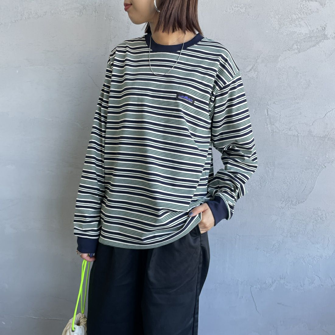 THOUSAND MILE [サウザンド マイル] ボーダーロングスリーブTシャツ [TM252TC00290] 96 GREEN &&モデル身長：159cm 着用サイズ：S&&