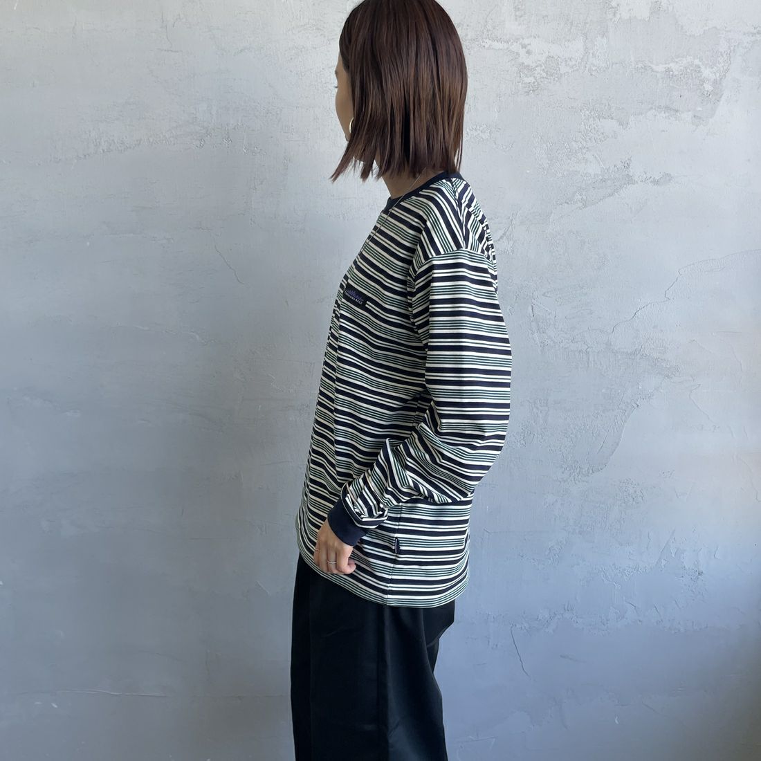 THOUSAND MILE [サウザンド マイル] ボーダーロングスリーブTシャツ [TM252TC00290] 96 GREEN &&モデル身長：159cm 着用サイズ：S&&