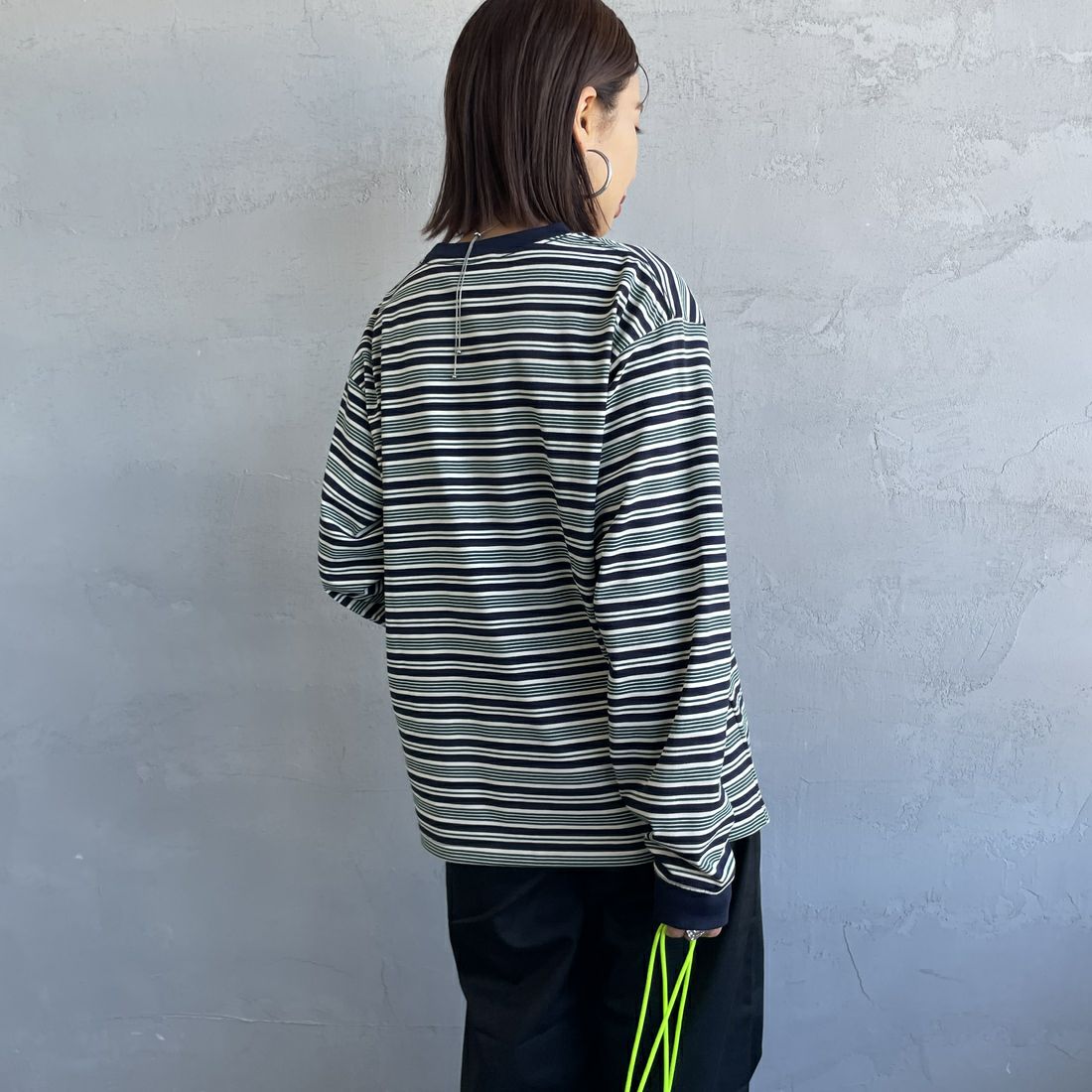THOUSAND MILE [サウザンド マイル] ボーダーロングスリーブTシャツ [TM252TC00290] 96 GREEN &&モデル身長：159cm 着用サイズ：S&&
