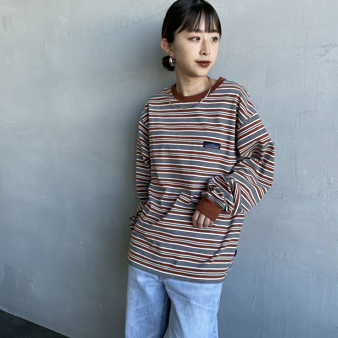 THOUSAND MILE [サウザンド マイル] ボーダーロングスリーブTシャツ [TM252TC00290] 95 BROWN &&モデル身長：150cm 着用サイズ：S&&