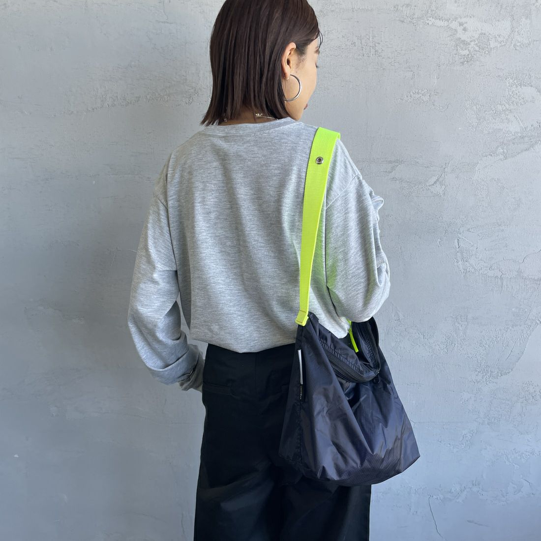 THOUSAND MILE [サウザンド マイル] ワンポイント刺繍ロゴ ロングスリーブTシャツ [TM252TC00280] 15 MD.GRY &&モデル身長：159cm 着用サイズ：S&&