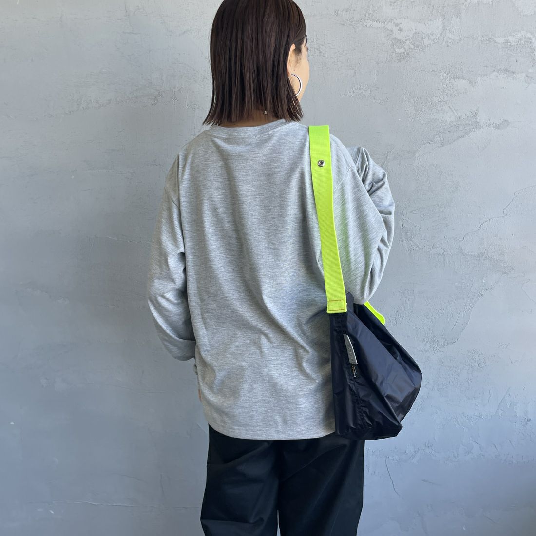 THOUSAND MILE [サウザンド マイル] ワンポイント刺繍ロゴ ロングスリーブTシャツ [TM252TC00280] 15 MD.GRY &&モデル身長：159cm 着用サイズ：S&&