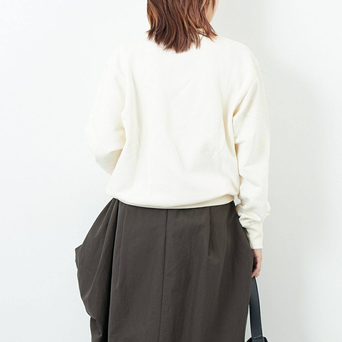 L.L.BEAN [エルエルビーン] SMITHFIELD クルーネックスウェットシャツ [5475-1137] 09 ECRU &&モデル身長：167cm 着用サイズ：M&&