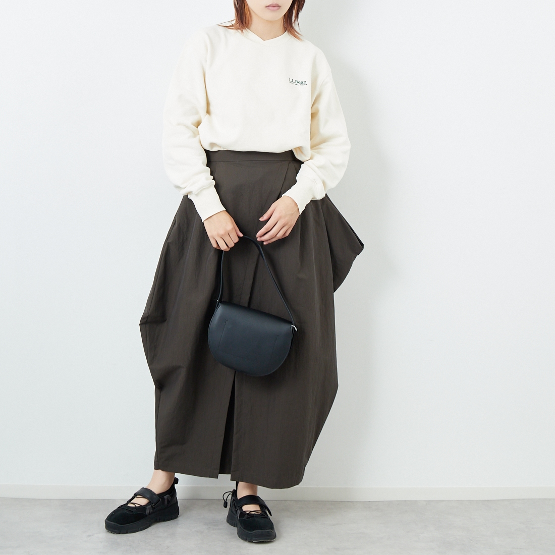 L.L.BEAN [エルエルビーン] SMITHFIELD クルーネックスウェットシャツ [5475-1137] 09 ECRU &&モデル身長：167cm 着用サイズ：M&&