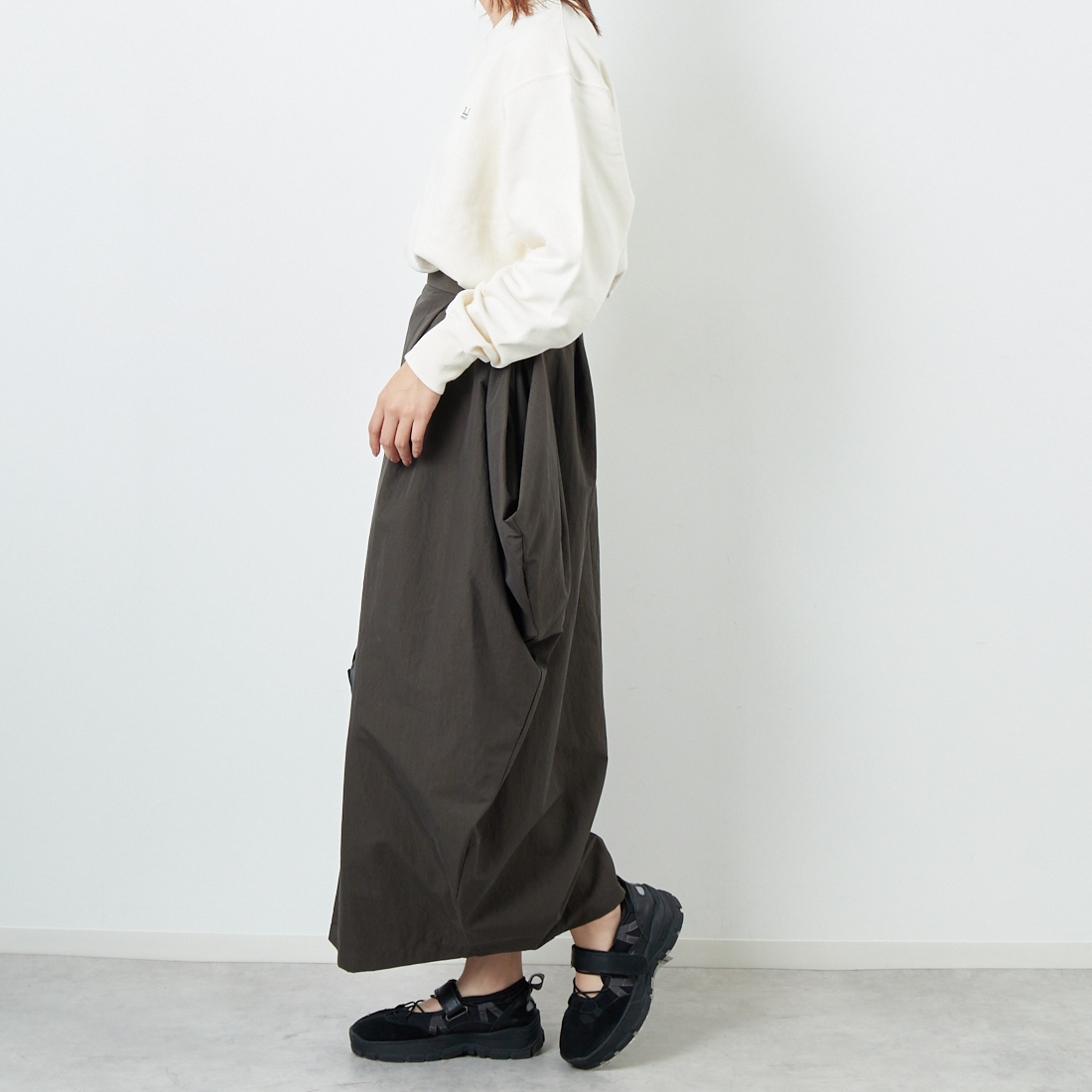 L.L.BEAN [エルエルビーン] SMITHFIELD クルーネックスウェットシャツ [5475-1137] 09 ECRU &&モデル身長：167cm 着用サイズ：M&&