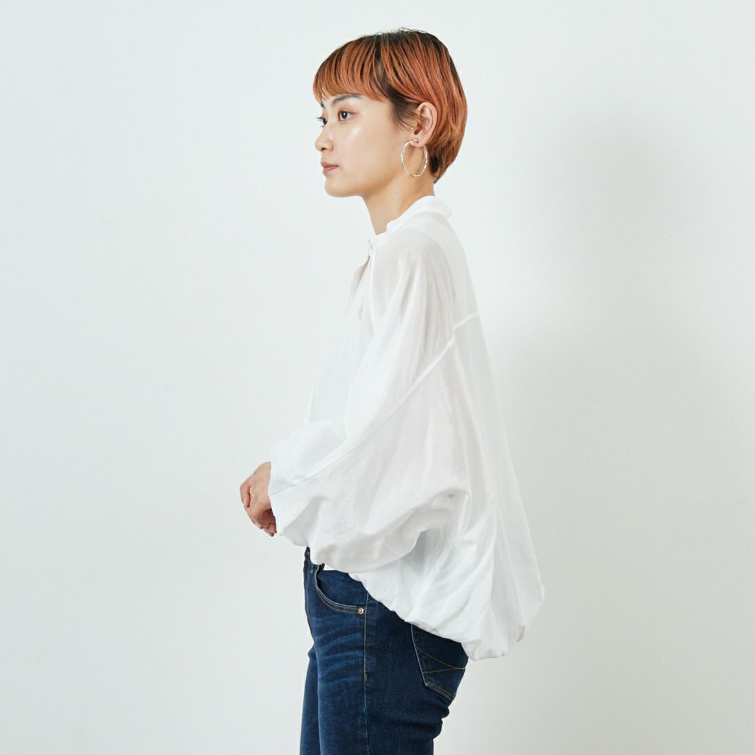 MICA&DEAL [マイカアンドディール] ドルマンパフスリーブブラウス [0125301209] OFF WHITE &&モデル身長：160cm 着用サイズ：F&&