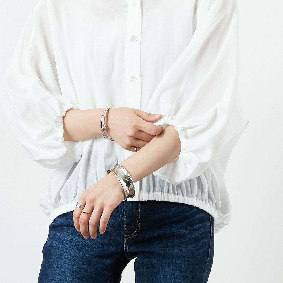 MICA&DEAL [マイカアンドディール] ドルマンパフスリーブブラウス [0125301209] OFF WHITE &&モデル身長：160cm 着用サイズ：F&&