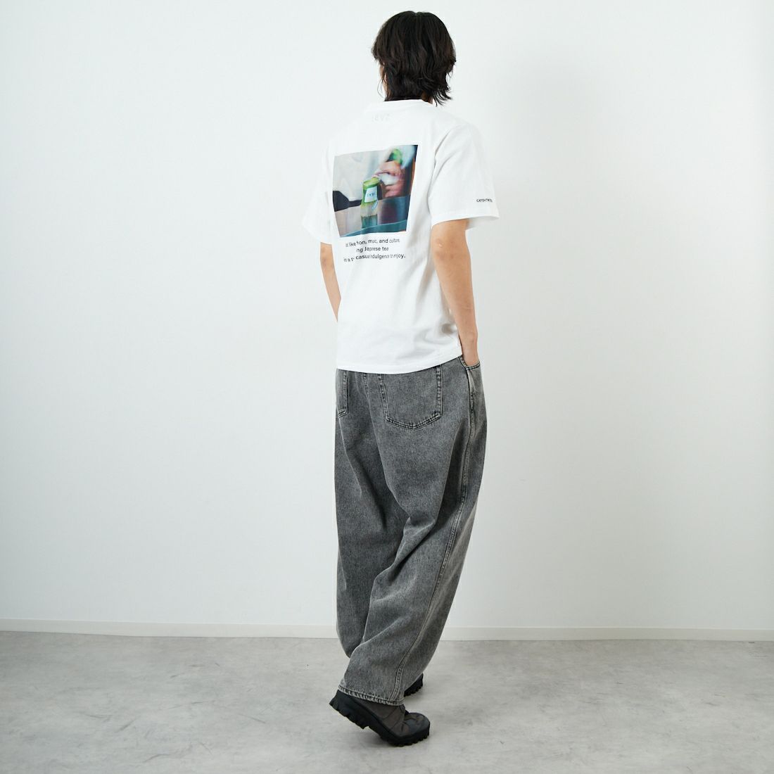 SABI [サビ] SABIコラボレーション バックプリントTシャツ [25189JF] WHITE &&モデル身長：179cm 着用サイズ：L&&