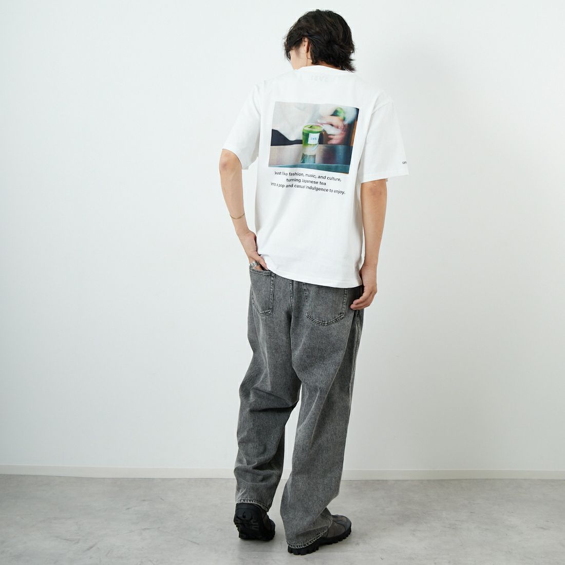 SABI [サビ] SABIコラボレーション バックプリントTシャツ [25189JF] WHITE &&モデル身長：179cm 着用サイズ：XL&&