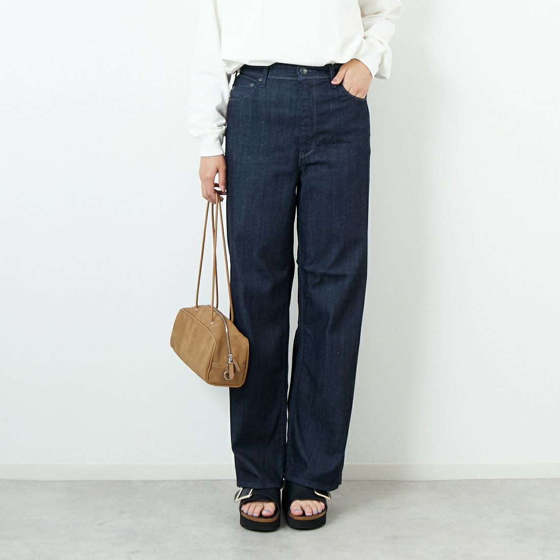 YANUK [ヤヌーク] ワイドストレート LILITH [57153077] OWI &&モデル身長：167cm 着用サイズ：25&&