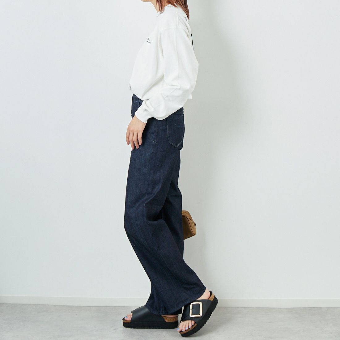 YANUK [ヤヌーク] ワイドストレート LILITH [57153077] OWI &&モデル身長：167cm 着用サイズ：25&&