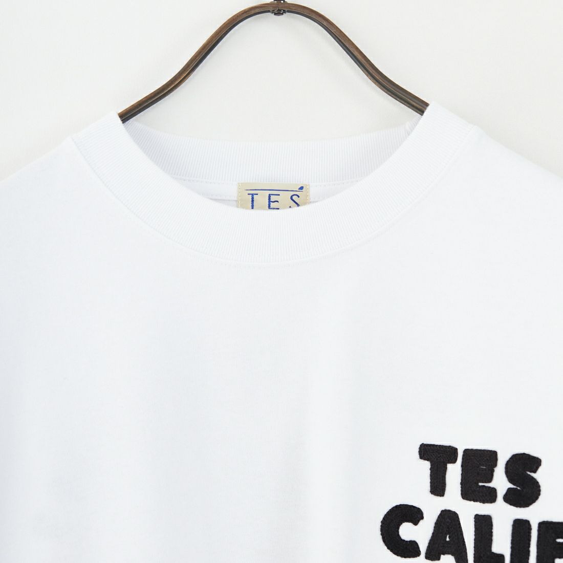 The Endless Summer [エンドレスサマー] ペインターサーファー刺繍Tシャツ [C-25574328] 07 WHITE