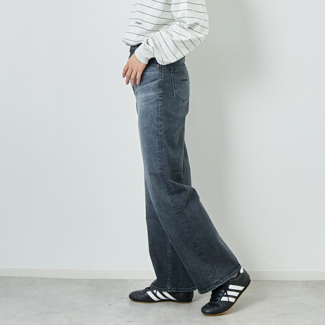 YANUK [ヤヌーク] ワイドストレート LILITH [57153079] MFG &&モデル身長：168cm 着用サイズ：25&&