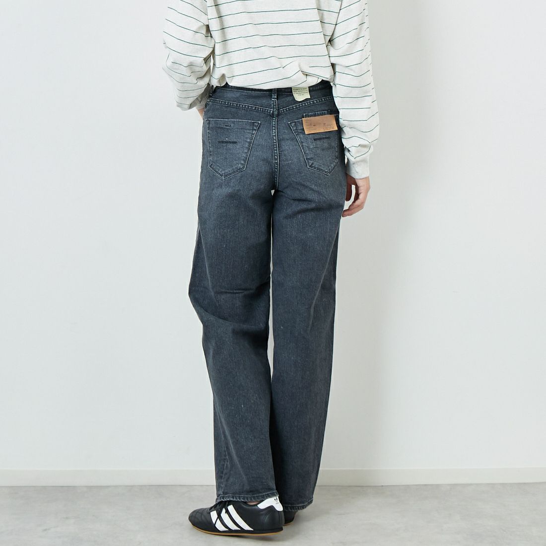 YANUK [ヤヌーク] ワイドストレート LILITH [57153079] MFG &&モデル身長：168cm 着用サイズ：25&&