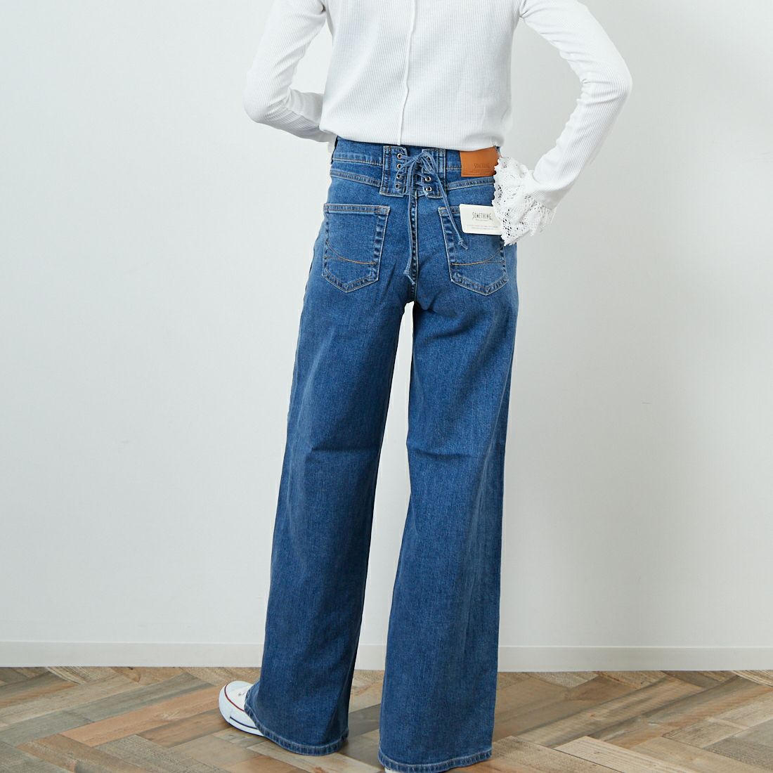 SOMETHING [サムシング] LISA レースアップワイドデニム [SEA580] 98 L.BLUE &&モデル身長：160cm 着用サイズ：S&&