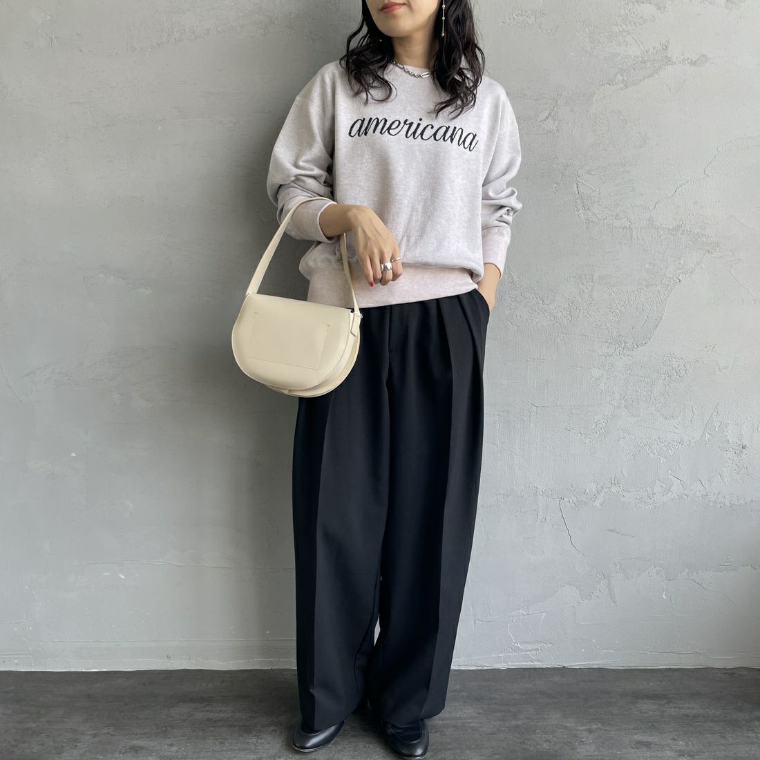 Americana × JEANS FACTORY [アメリカーナ × ジーンズファクトリー] 別注 ショート丈 フロントロゴ スウェットライクニット [ASO-C-003-2-JF] ｱｲﾎﾞﾘｰ &&モデル身長：160cm 着用サイズ：ONE SIZE&&