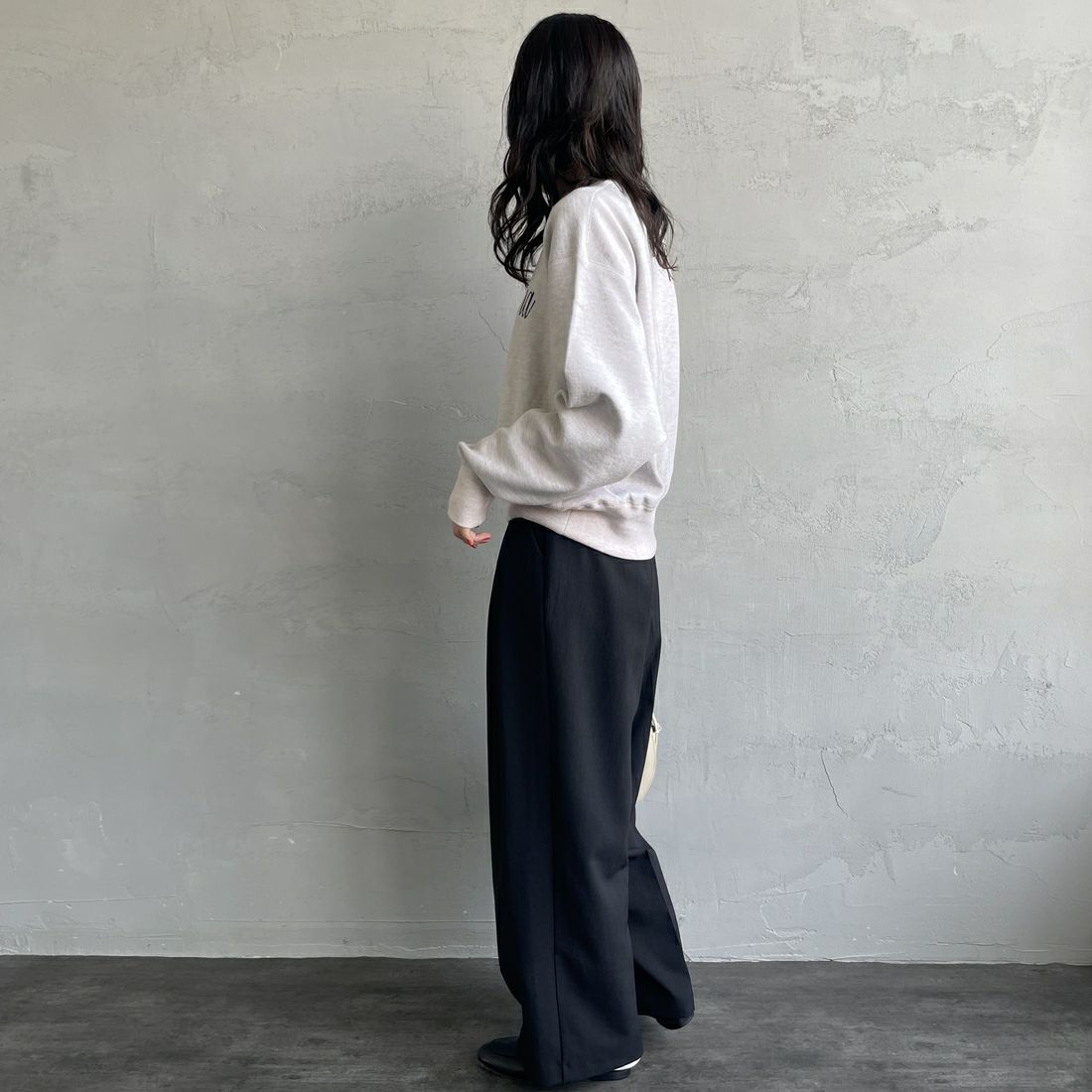 Americana × JEANS FACTORY [アメリカーナ × ジーンズファクトリー] 別注 ショート丈 フロントロゴ スウェットライクニット [ASO-C-003-2-JF] ｱｲﾎﾞﾘｰ &&モデル身長：160cm 着用サイズ：ONE SIZE&&