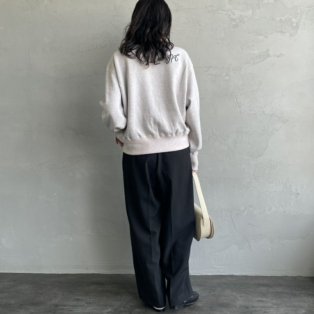 Americana × JEANS FACTORY [アメリカーナ × ジーンズファクトリー] 別注 ショート丈 フロントロゴ スウェットライクニット [ASO-C-003-2-JF] ｱｲﾎﾞﾘｰ &&モデル身長：160cm 着用サイズ：ONE SIZE&&