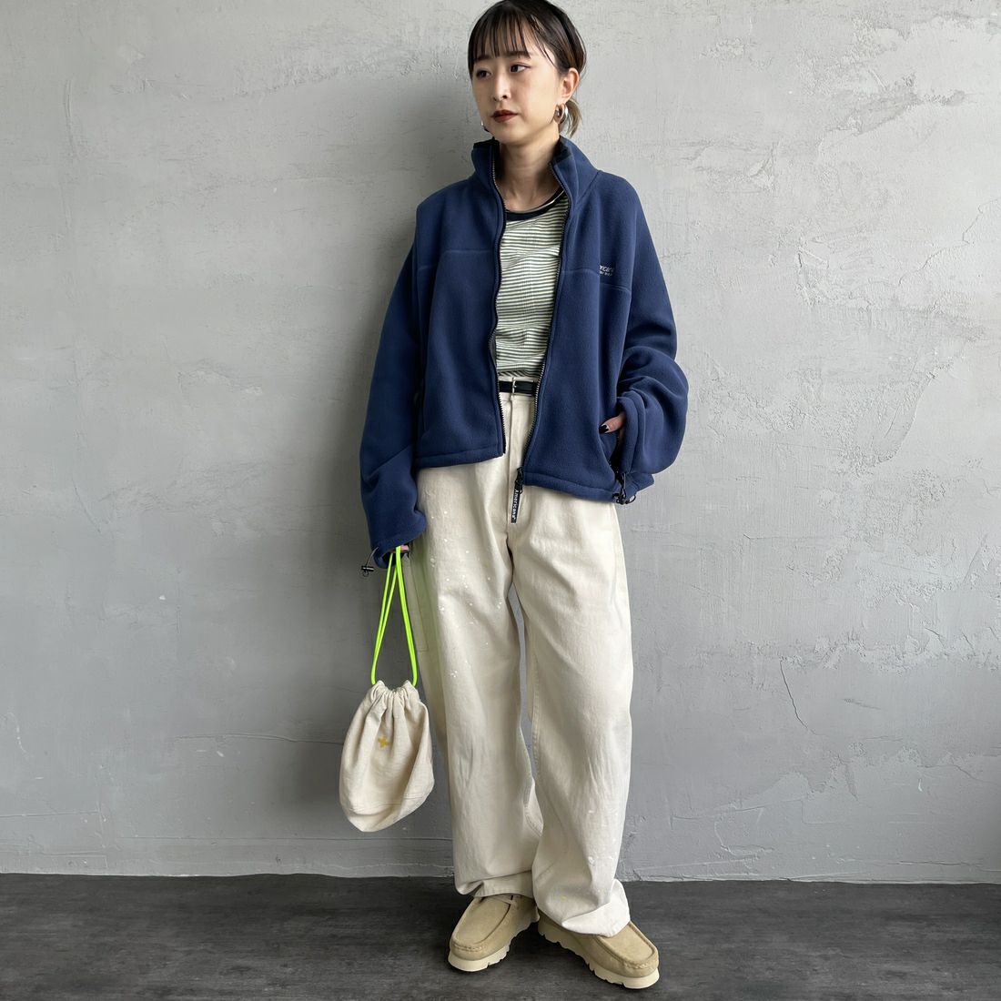 Americana × JEANS FACTORY [アメリカーナ × ジーンズファクトリー] 別注 ワンポイント刺繍ロゴ ショート丈フリースジャケット [ASO-815-JF] ﾈｲﾋﾞｰ &&モデル身長：150cm 着用サイズ：ONE SIZE&&