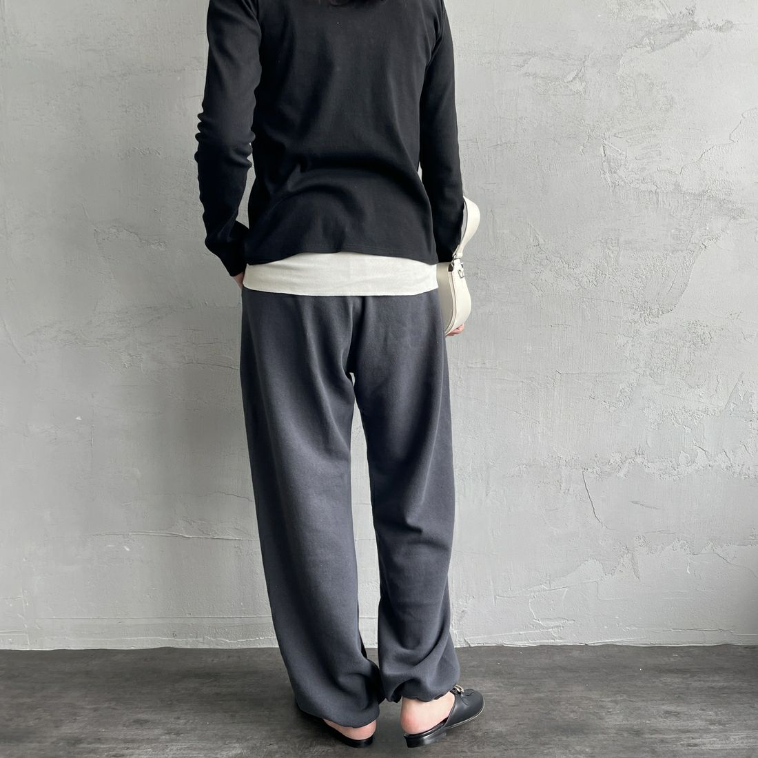 Americana × JEANS FACTORY [アメリカーナ × ジーンズファクトリー] 別注 ロゴプリント スウェットパンツ [BRF-788A-2-JF] ｽﾐｸﾛ &&モデル身長：160cm 着用サイズ：ONE SIZE&&