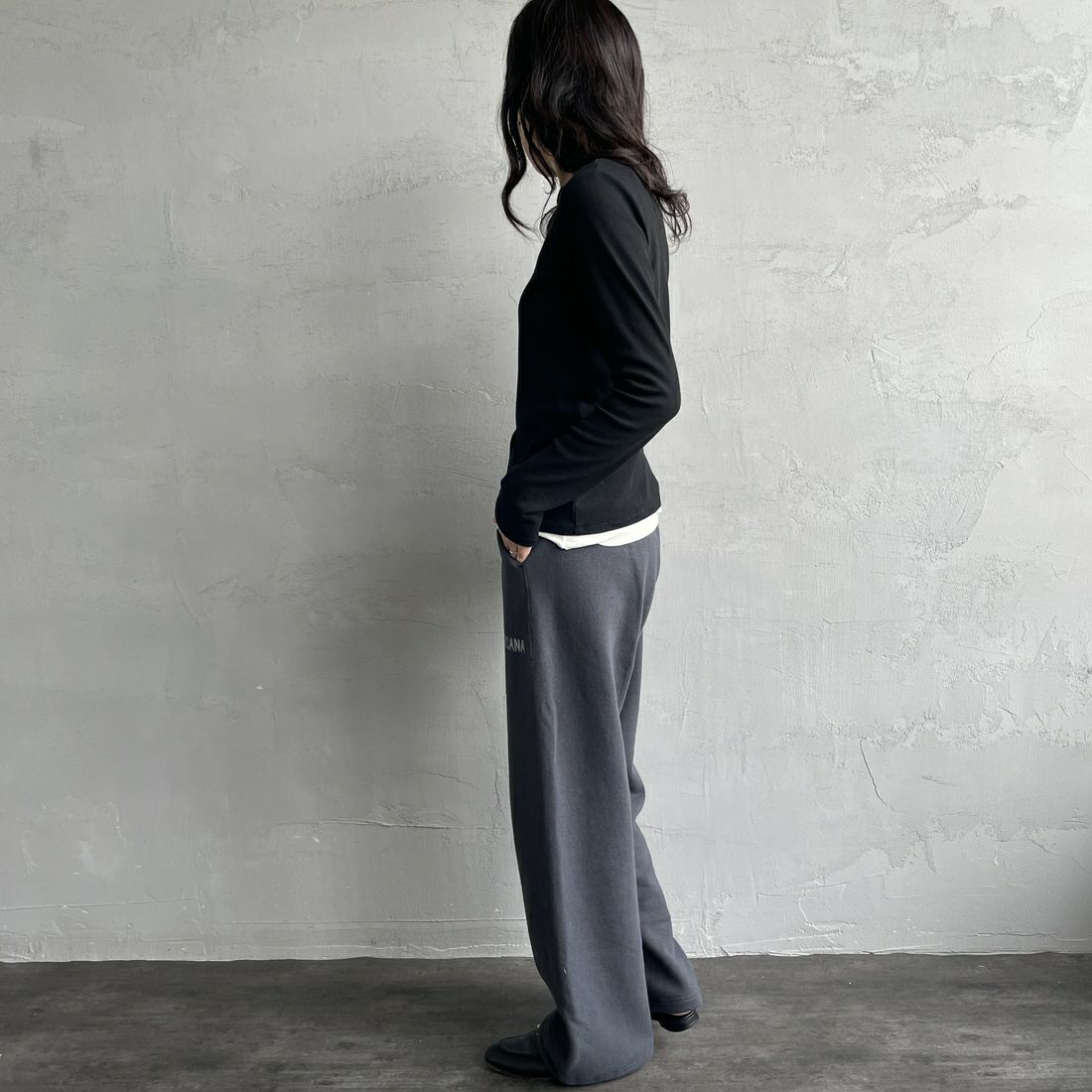 Americana × JEANS FACTORY [アメリカーナ × ジーンズファクトリー] 別注 ロゴプリント スウェットパンツ [BRF-788A-2-JF] ｽﾐｸﾛ &&モデル身長：160cm 着用サイズ：ONE SIZE&&