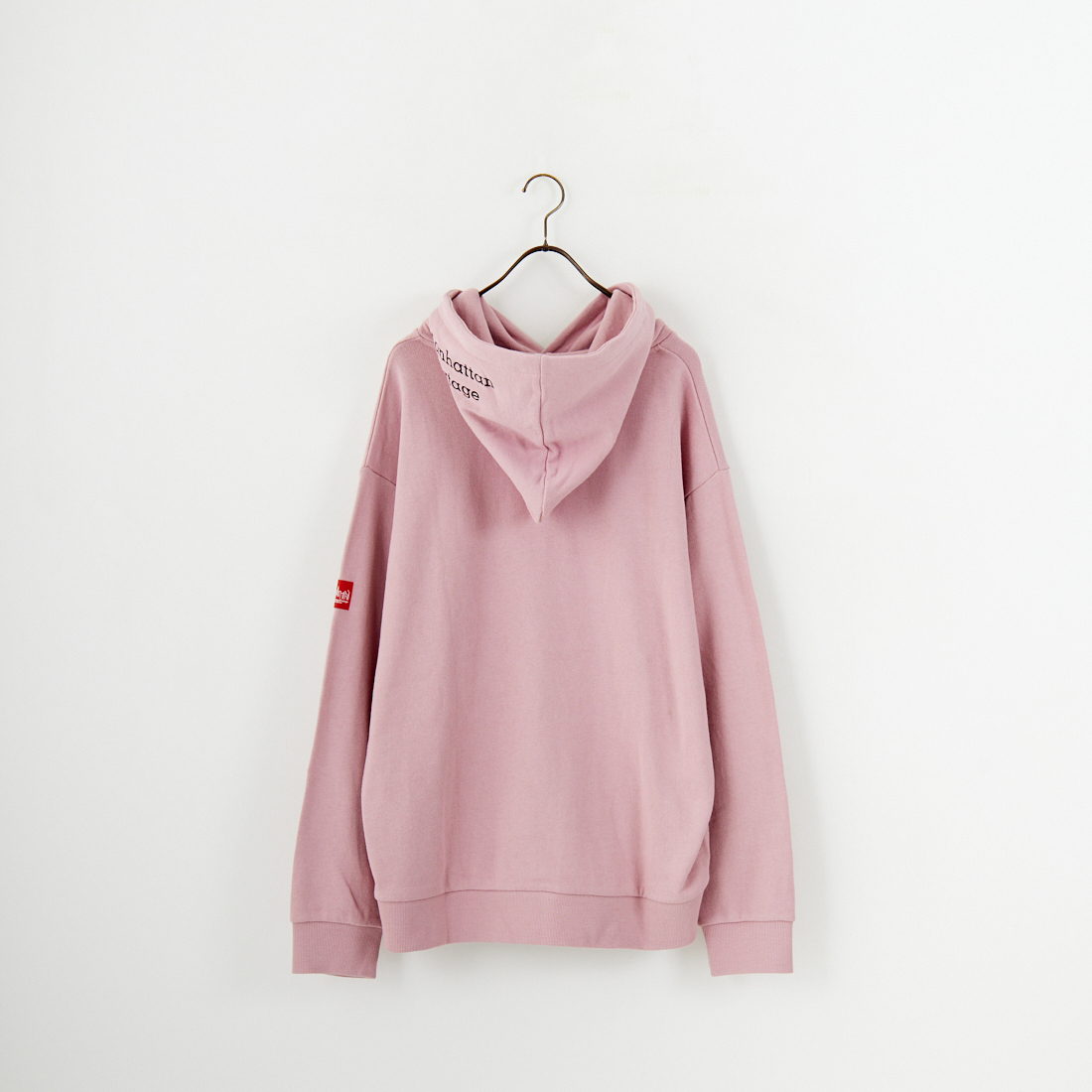 MANHATTAN PORTAGE [マンハッタンポーテージ] 別注 フードロゴ刺繍 スウェットパーカー [25FWMP-IN71-JF] PINK