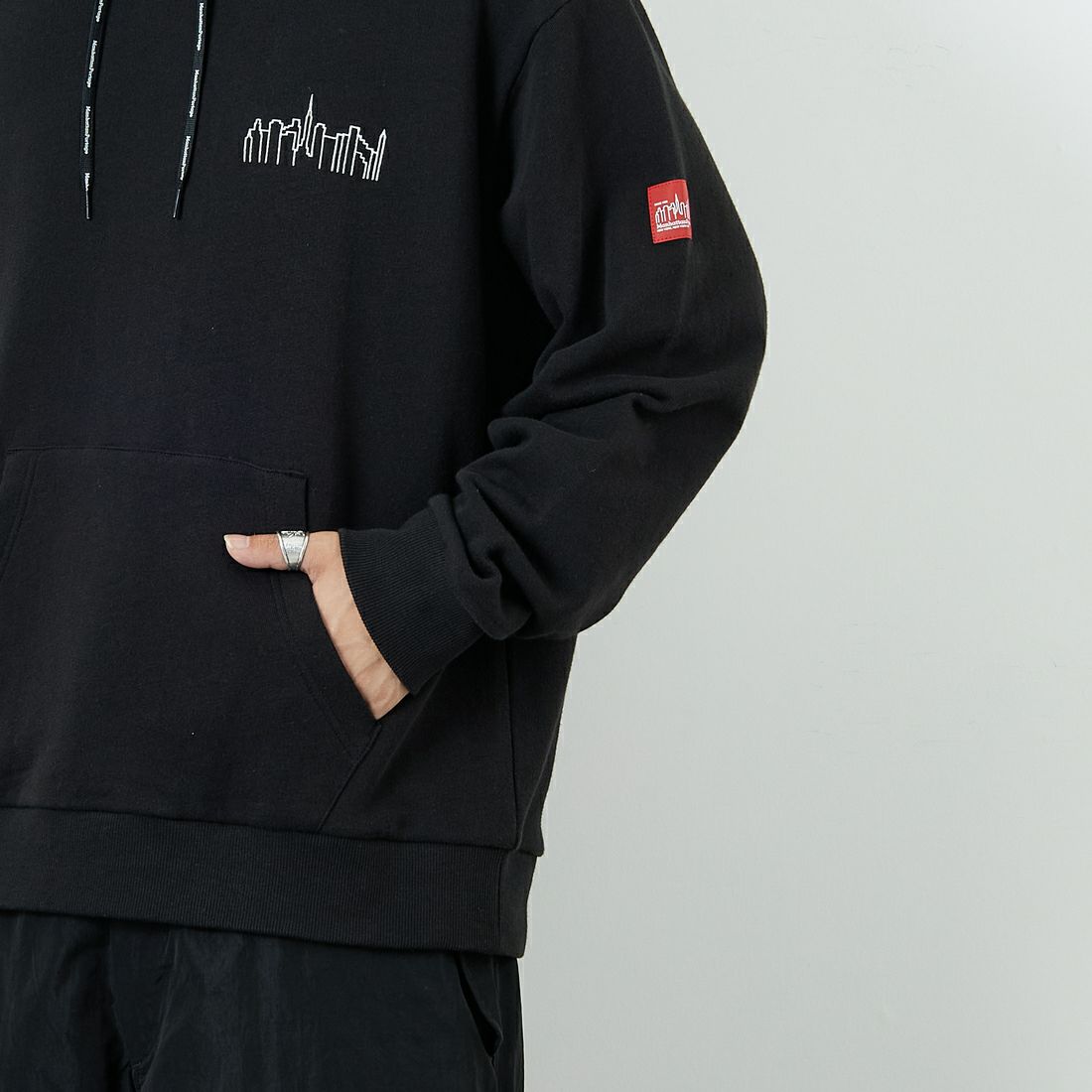 MANHATTAN PORTAGE [マンハッタンポーテージ] 別注 フードロゴ刺繍 スウェットパーカー [25FWMP-IN71-JF] H.GRAY