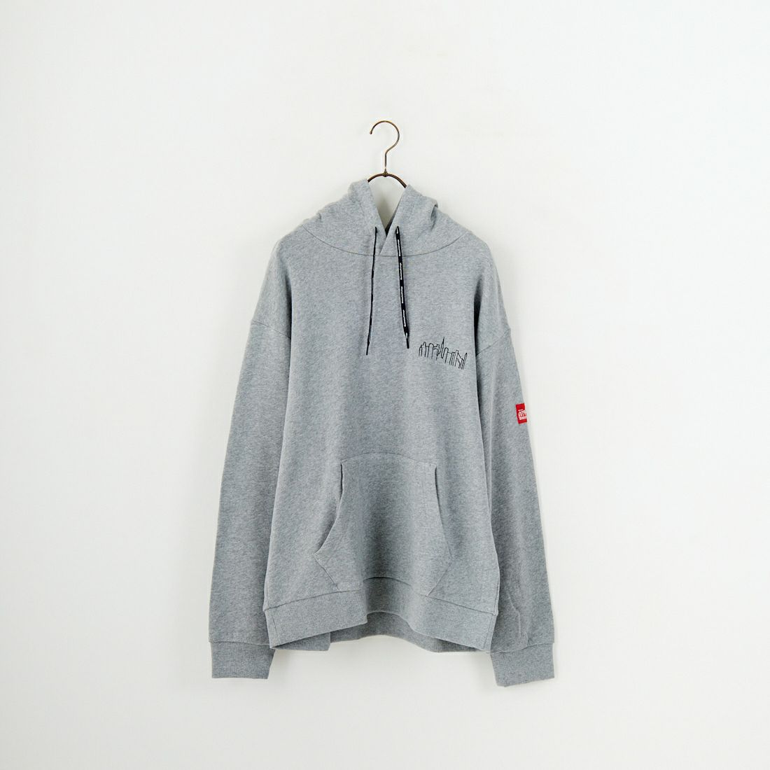 MANHATTAN PORTAGE [マンハッタンポーテージ] 別注 フードロゴ刺繍 スウェットパーカー [25FWMP-IN71-JF] H.GRAY